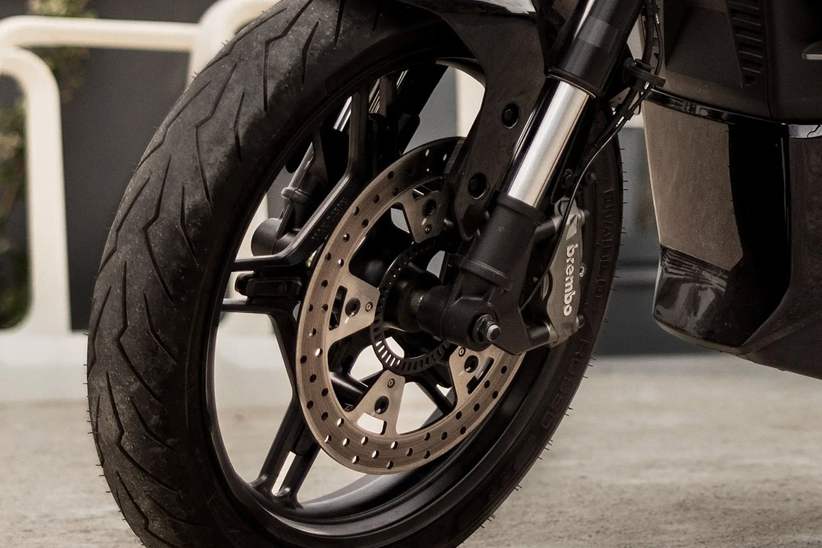 niu rqi sport freno brembo
