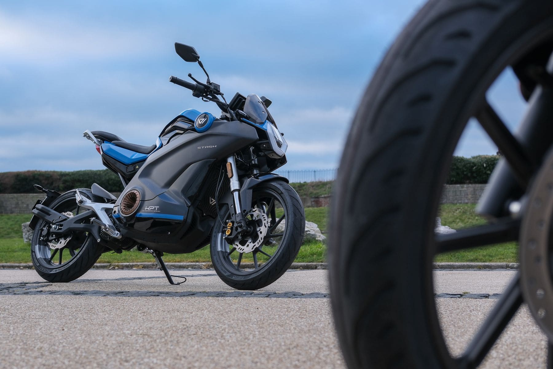 v moto stash